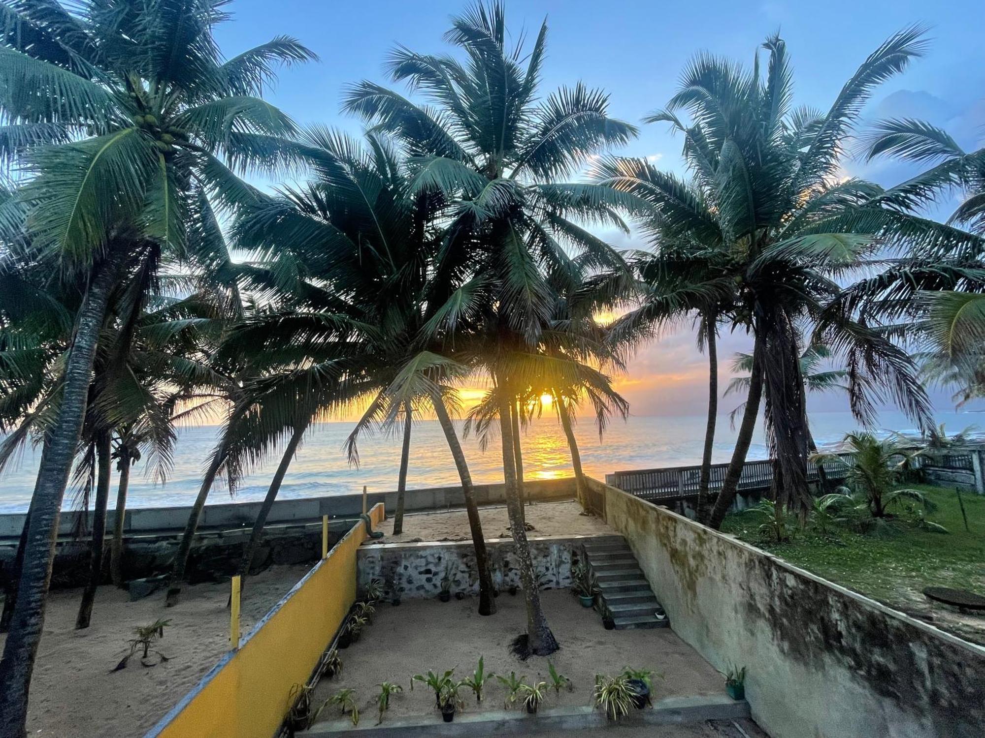 Blue Maalu Resort Ambalangoda  Exterior photo